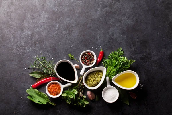 Herbes, condiments et épices — Photo