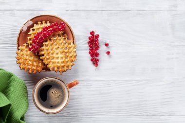 kahve ve çilek ile gözleme