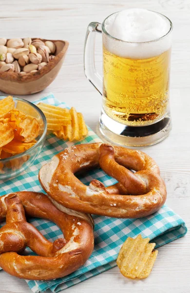 Cerveza y aperitivos — Foto de Stock