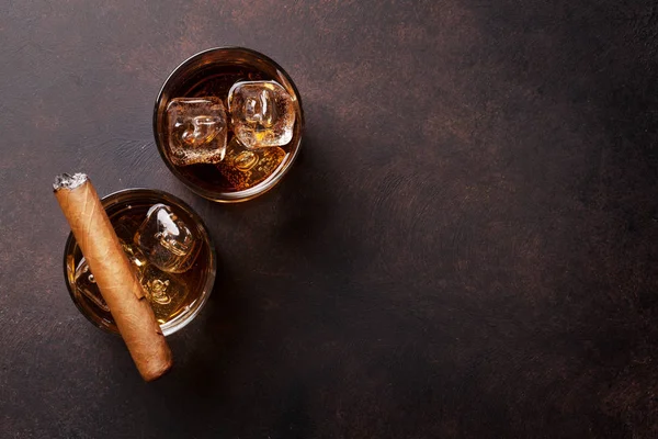 Whiskey with ice and cigar — Stock Photo, Image