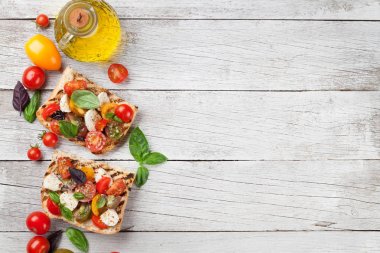 kiraz domates Bruschetta