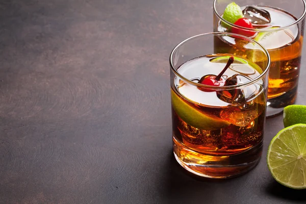 Cuba-Libre-Cocktail — Stockfoto