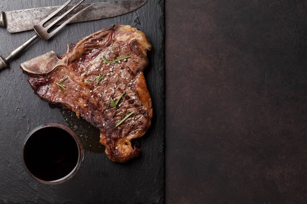 Grilovaný t-bone steak — Stock fotografie