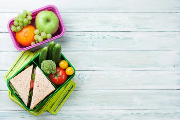 Lunch box z warzyw i sandwich — Zdjęcie stockowe