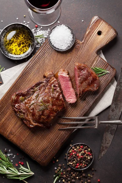 Ribeye Grilovaný hovězí steak — Stock fotografie