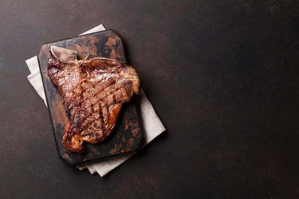 Bife grelhado em T-bone — Fotografia de Stock