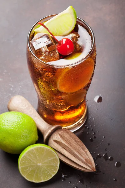 Cocktailglas cuba libre — Stockfoto