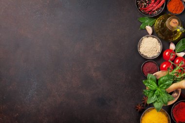 renkli baharat ve otlar