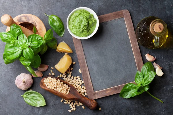 Ingredientes molho pesto — Fotografia de Stock