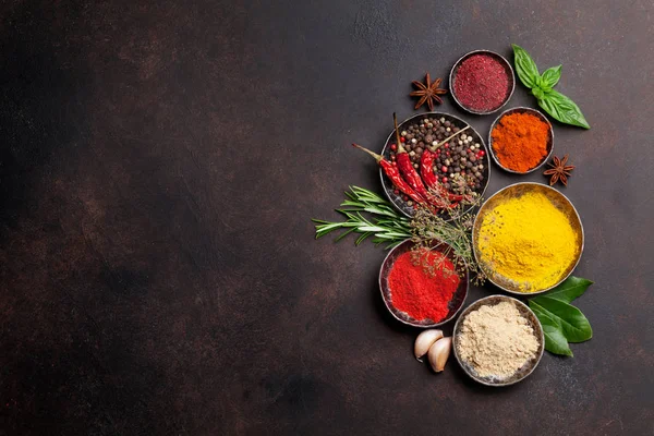 Baharat ve otlar kase 