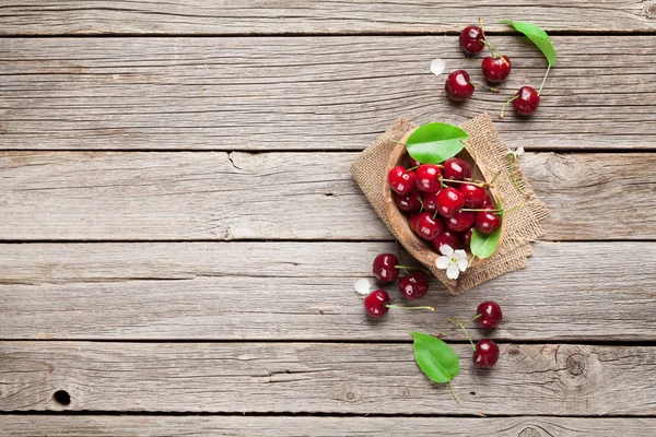 Cerises de jardin fraîches — Photo