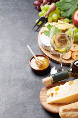 Şarap, üzüm, peynir ve bal