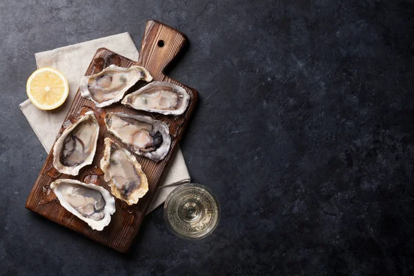 牡蠣とワイン — ストック写真