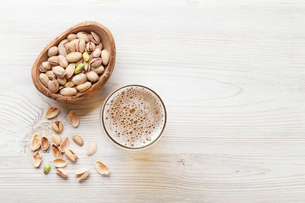 Lager beer and nuts — Stock Photo, Image