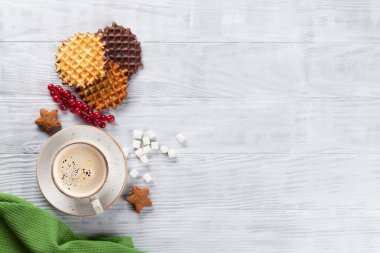 kahve ve çilek ile gözleme