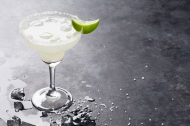 margarita kokteyl cam
