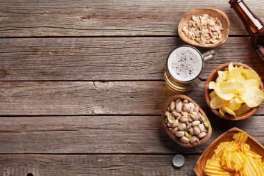 bira, fındık ve cips 