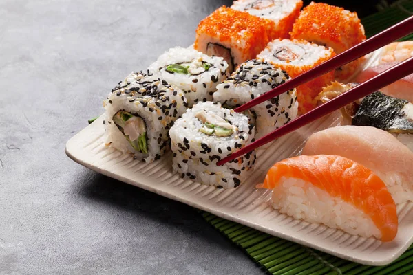 Sushi en maki set — Stockfoto