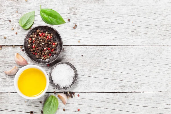 Zeytinyağı, biber ve tuz