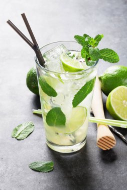 Mojito kokteyl cam