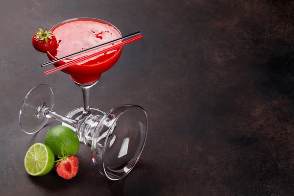 Strawberry margarita cocktail — Stock Photo, Image