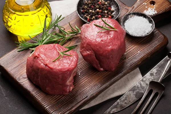 生のフィレ肉のステーキ — ストック写真