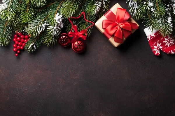 Fundo de Natal com árvore e decoração — Fotografia de Stock