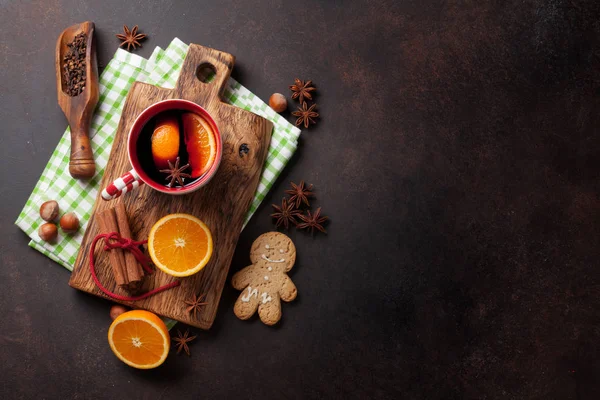 Vin chaud et ingrédients de Noël — Photo