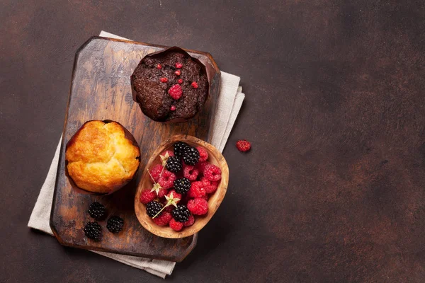 Muffins com bagas — Fotografia de Stock