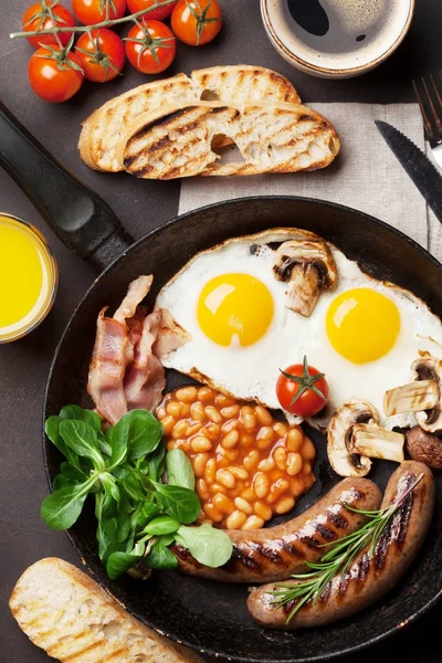 Spiegeleier, Würstchen, Speck — Stockfoto