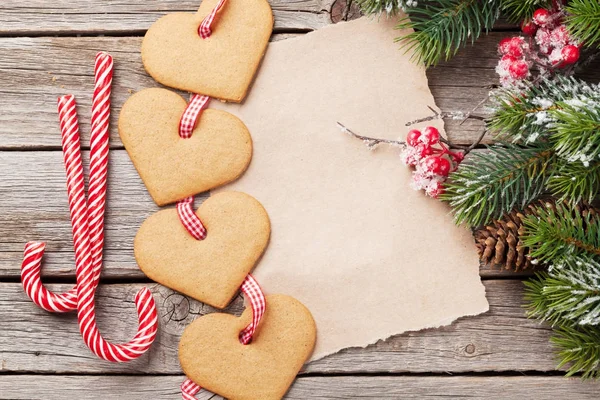 Abeto navideño y galletas —  Fotos de Stock