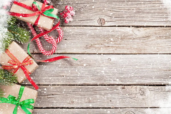 Noel hediye kutuları ve şekerler — Stok fotoğraf