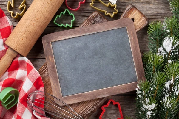 Utensili da cucina e albero di Natale — Foto Stock