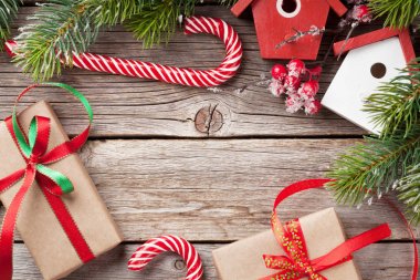 çam ağacı ile dekor kuş yuvası