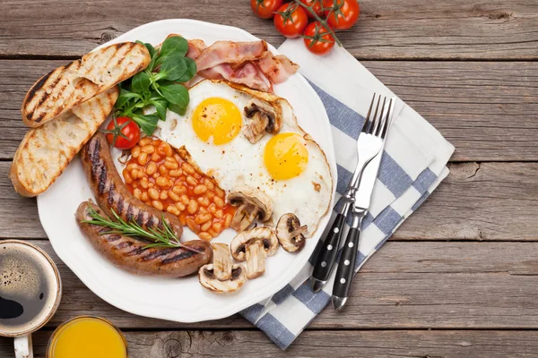 Traditionell engelsk frukost. — Stockfoto