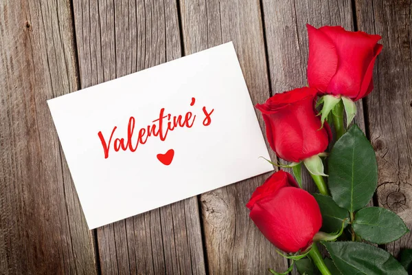 Червоні Троянди День Святого Валентина Вітальна Листівка Над Дерев Яний — стокове фото