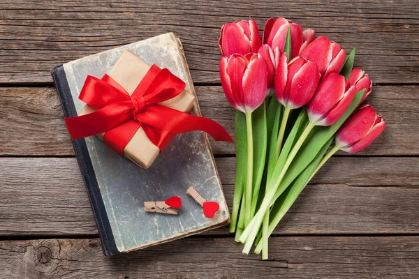Red Tulip Flowers Bouquet Gift Box Valentine Day Greeting Card — Stock Photo, Image