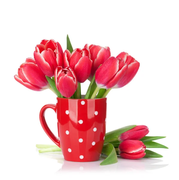 Tulipani Rossi Bouquet Tazza Isolato Sfondo Bianco — Foto Stock