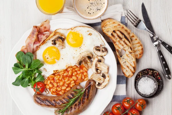 Englisches Frühstück Spiegeleier Würstchen Speck Bohnen Toast Tomaten Orangensaft Und — Stockfoto