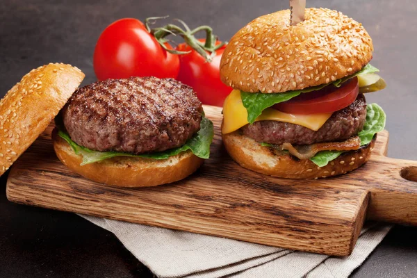 Tasty Grilled Burgers Beef Tomatoes Cheese Pickles Lettuce Top View — Stock Photo, Image