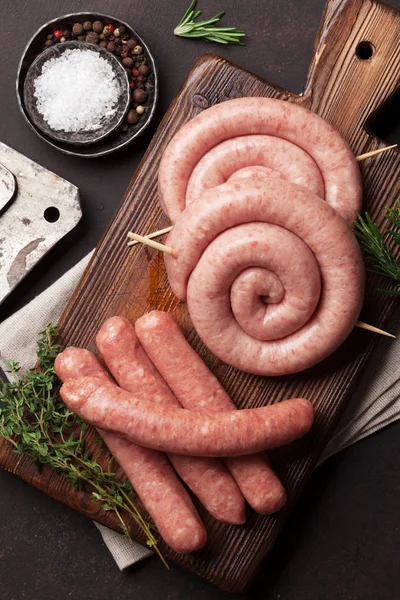 Raw Sausages Cooking Wooden Cutting Board Top View — Stock Photo, Image