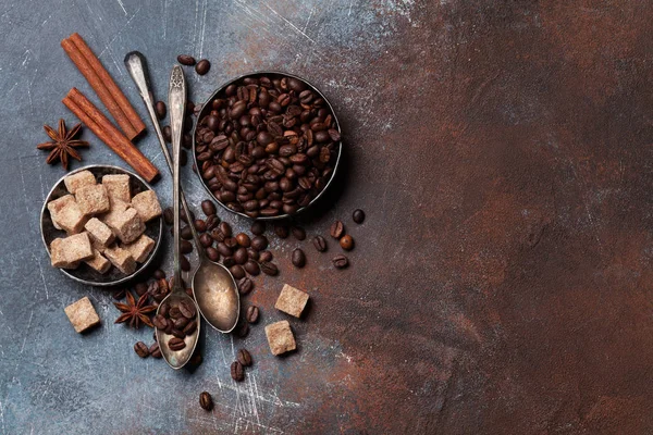Szemes Kávé Cukrot Fűszereket Hely Szöveg Felülnézet — Stock Fotó