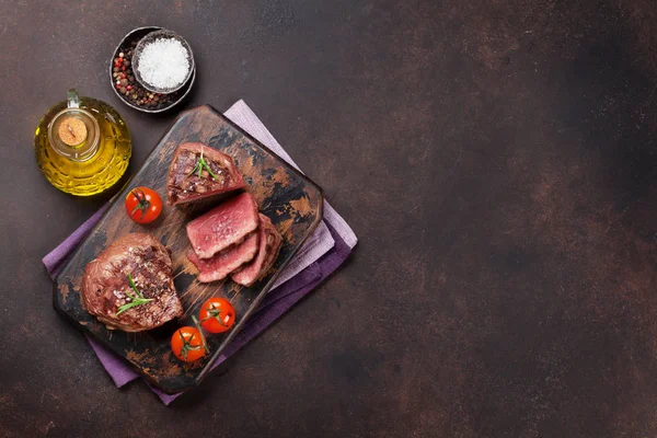 Filetes Parrilla Tabla Cortar Vista Superior Con Espacio Para Texto — Foto de Stock