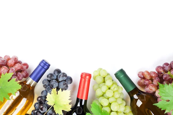 Vino Uvas Aislado Sobre Fondo Blanco Vista Superior Con Espacio —  Fotos de Stock