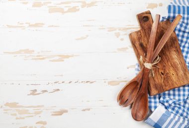 Ahşap masa mutfak aletleri. Yemek veya tarifi için alan ile Üstten Görünüm