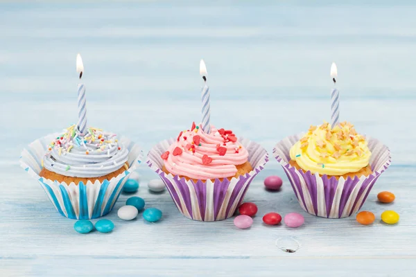 Dolci Cupcake Con Candele Con Spazio Vostri Saluti — Foto Stock