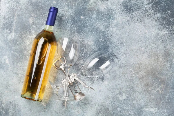 Vitt Vin Flaska Och Glas Ovanifrån Med Plats För Text — Stockfoto