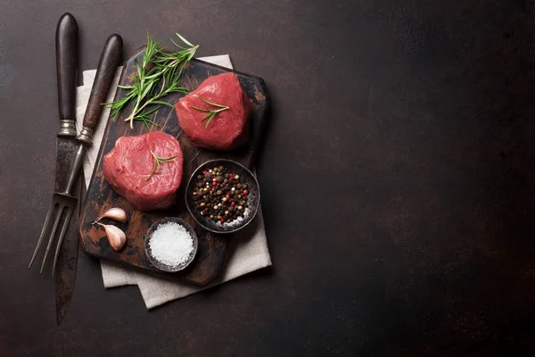 Raw Fillet Steak Vaření Kamenný Stůl Pohled Shora Kopií Prostor — Stock fotografie