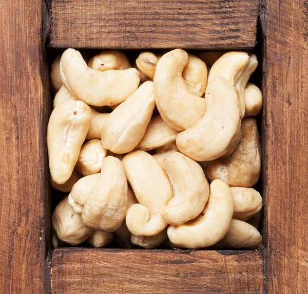 Cashewnötter Trälåda Ovanifrån — Stockfoto