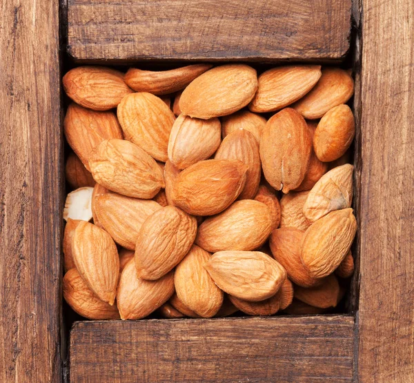 Nueces Almendras Caja Madera Vista Superior —  Fotos de Stock